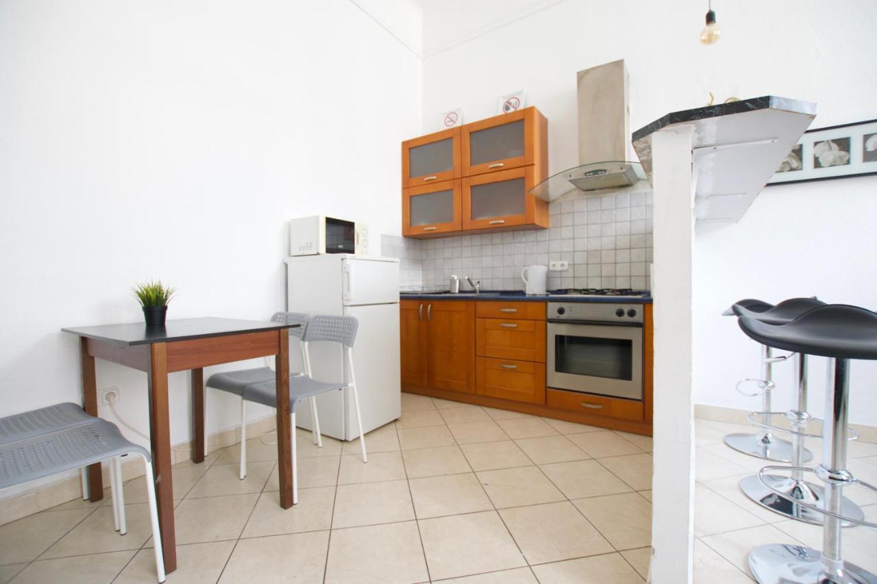 Budget Apartment By Hi5 - Center Of The Center Budapest Eksteriør billede