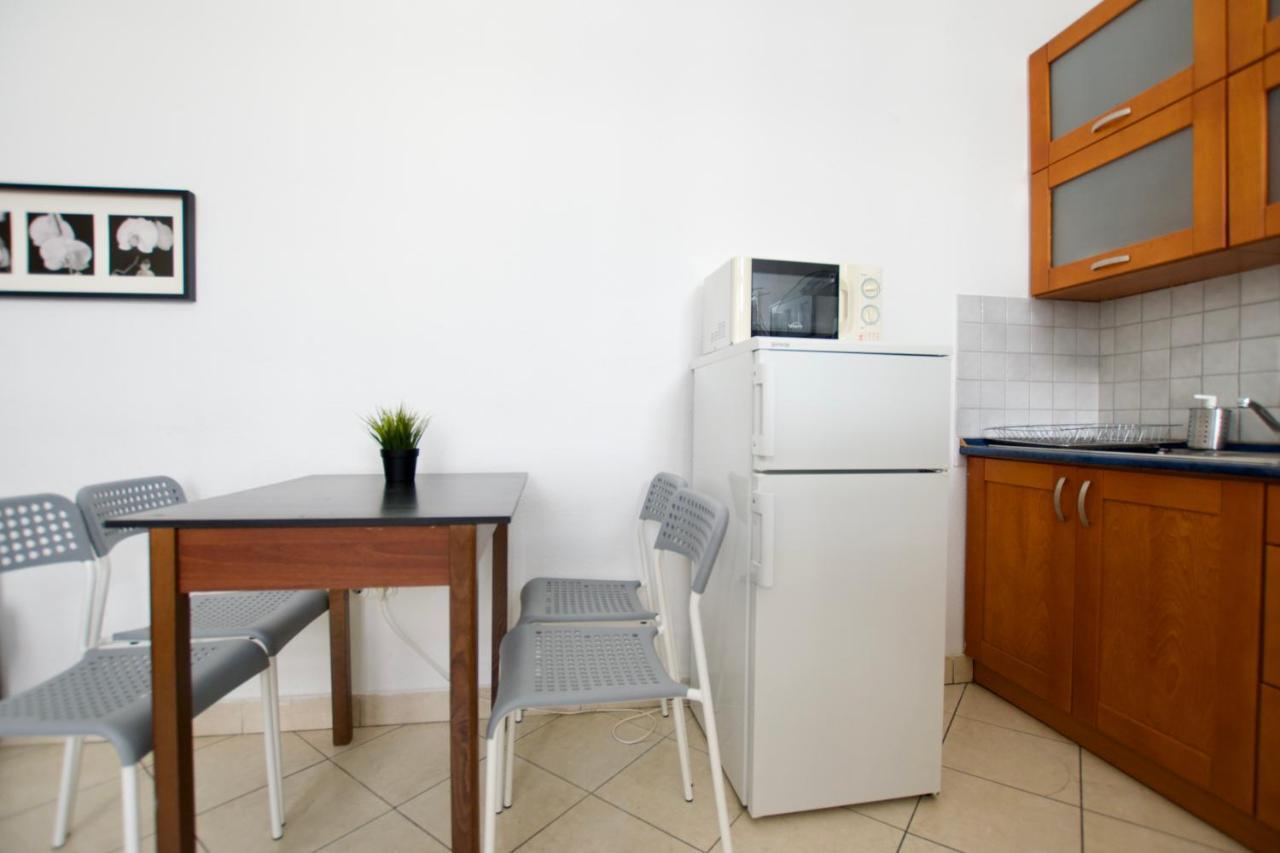 Budget Apartment By Hi5 - Center Of The Center Budapest Eksteriør billede